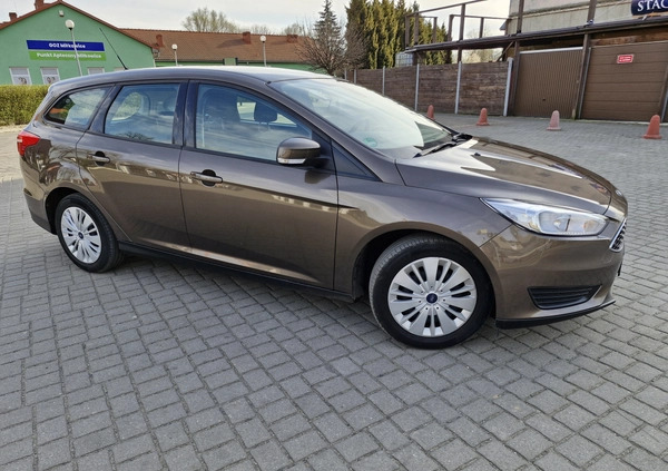 Ford Focus cena 32400 przebieg: 178450, rok produkcji 2015 z Legnica małe 277